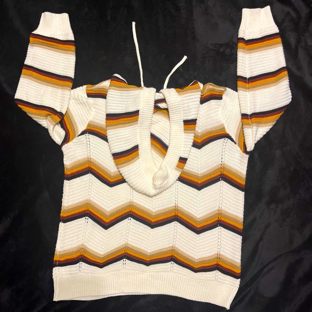 TRENDY Colorful hoodie sweater.